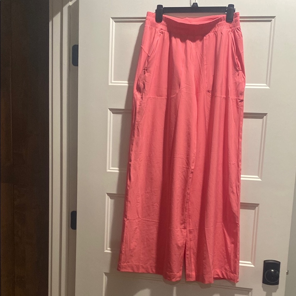 Lululemon Swift Mid-Rise Wide-Leg Pant